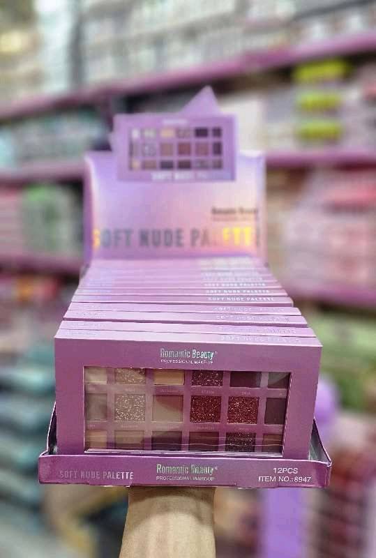 palette soft nude 8947 romantic beauty