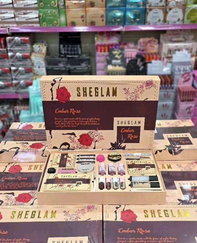 كوفري sheglam 24pcs beige